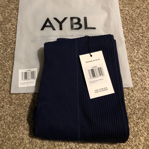 Aybl Reflex Seamless Leggings NWT - Picture 3 of 3